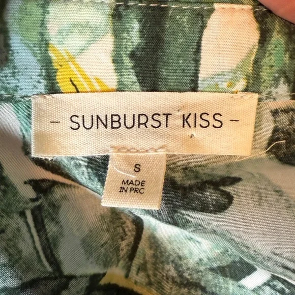 Sunburnt kiss green pattern top - Picture 8 of 8